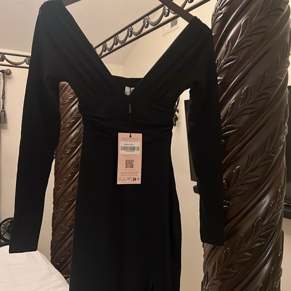 Oh Polly MARCELA Modal Plunge Long Sleeve Maxi Dress in Black (US Shippi… - Picture 4 of 10